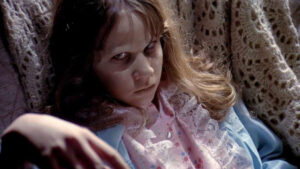 I 5 Film Horror che Ti Faranno Dormire con la Luce Accesa